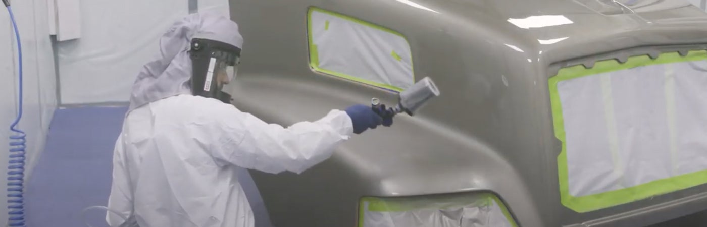 Trouvez des techniques de réparation par fusion pour les finis métalliques, nacrés et de couleur unie.