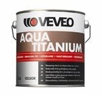 Een bus verf met een rood en zwart etiket