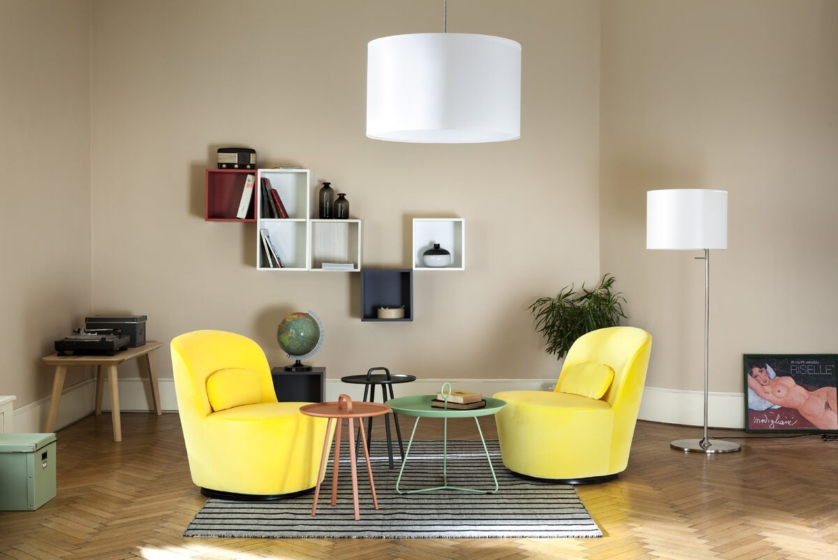 Velmi jemný a populární odstín vhodný především do obývacích pokojů a ložnic. Jeho klid a trochu nudu dokážete výborně rozehrát a oživit výraznými akcenty žluté a mentolové zelené.