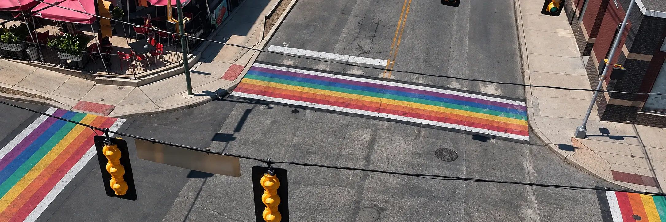 Cruces peatonales arcoíris PPG TrafficPatterns en San Antonio, Texas