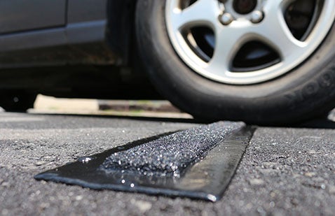 ENNIS-FLINT® by PPG PREMARK® preformed thermoplastic rumble bars