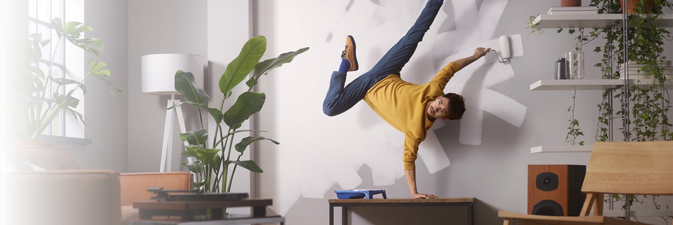 Histor Monodek Revolution campagne beeld. Strak & streeploos witte muren