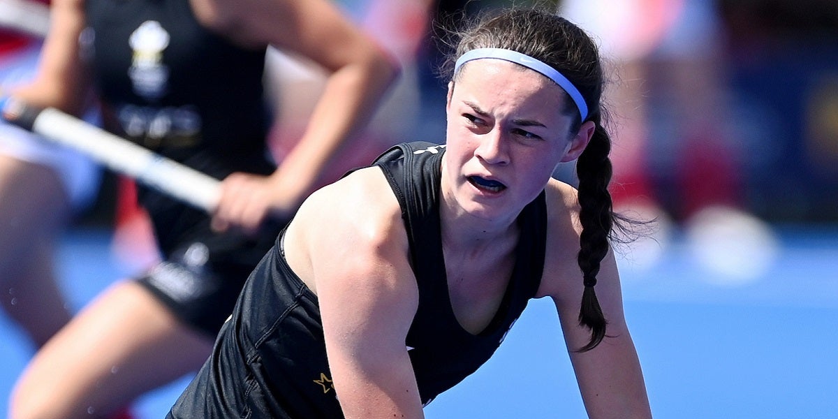 Female Hockey Players 