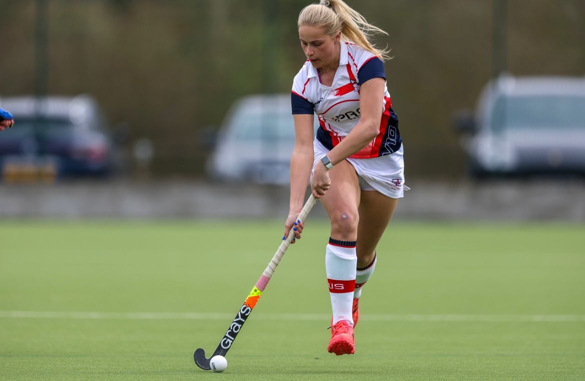 Female Hockey Players 