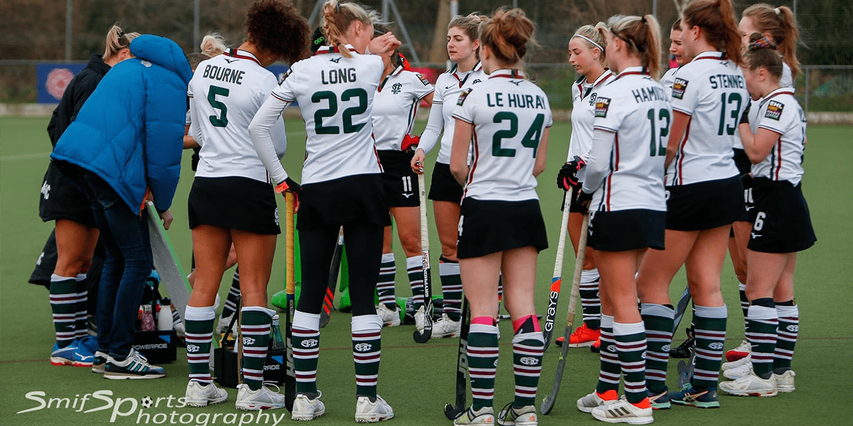 Female Hockey Players 