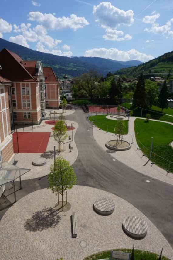 Neugestaltung des Schulhofes in der Dantestrasse