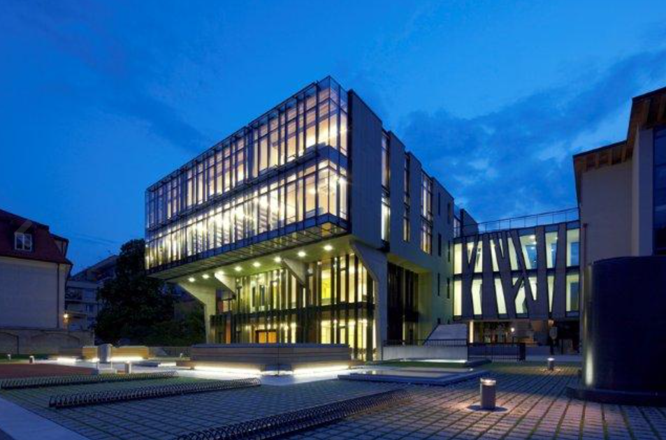 Humanistisches Gymnasium Beda Weber