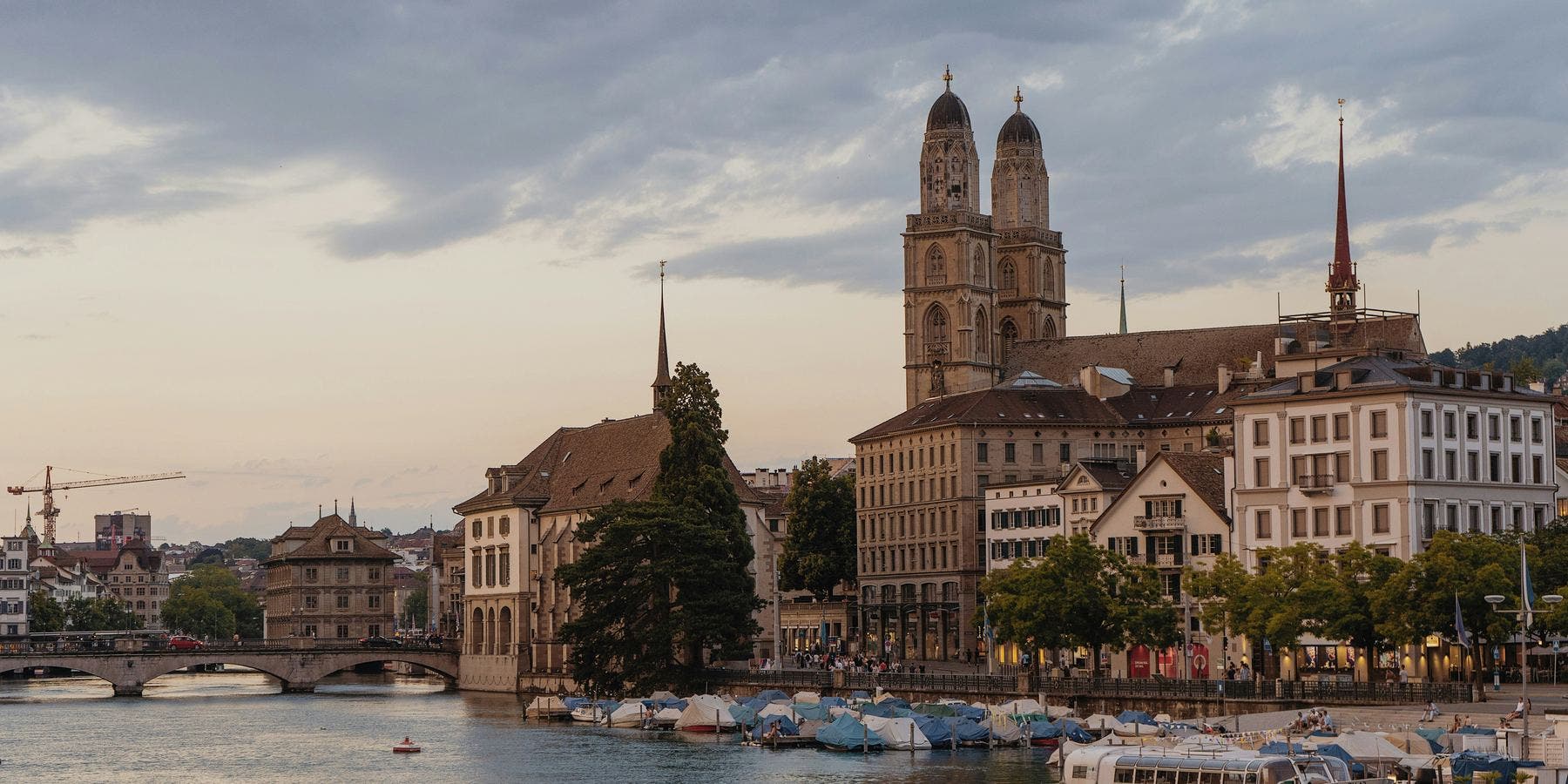 Le Grossmünster et la Limmat à Zurich
