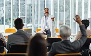 Short course card image to illustrate Managing change in the digital world