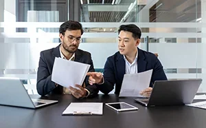 An image to illustrate Leadership and management in intercultural contexts microcredential course card