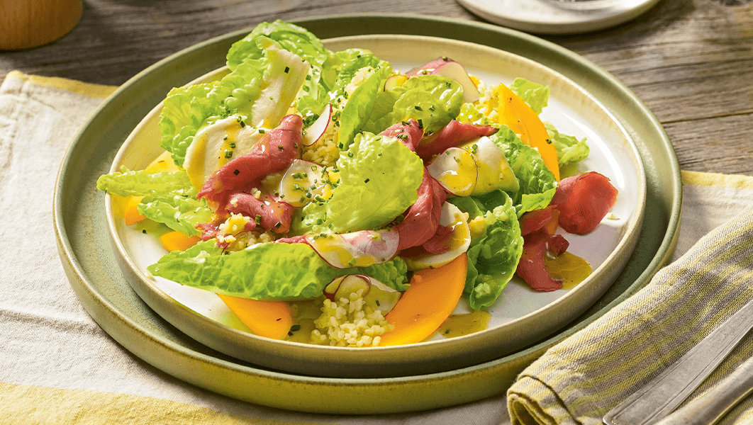 Roastbeef-Mangosalat mit Mozzarella und Bulgur