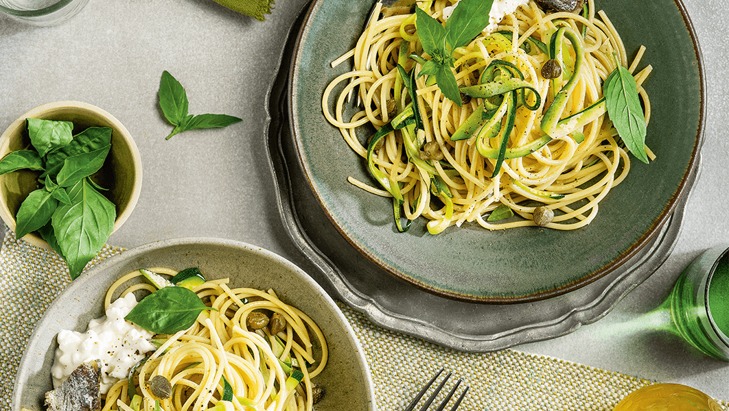 Zucchini-Spaghetti mit Sardinen Zucchini-Spaghetti mit Sardinen
