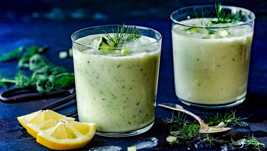 Kalte Gurken-Joghurt-Suppe mit Dill