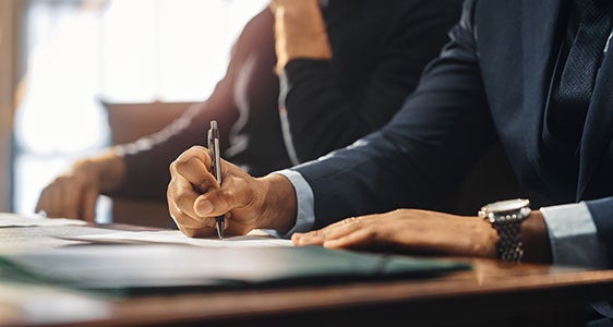 Beschlüsse und Dekrete