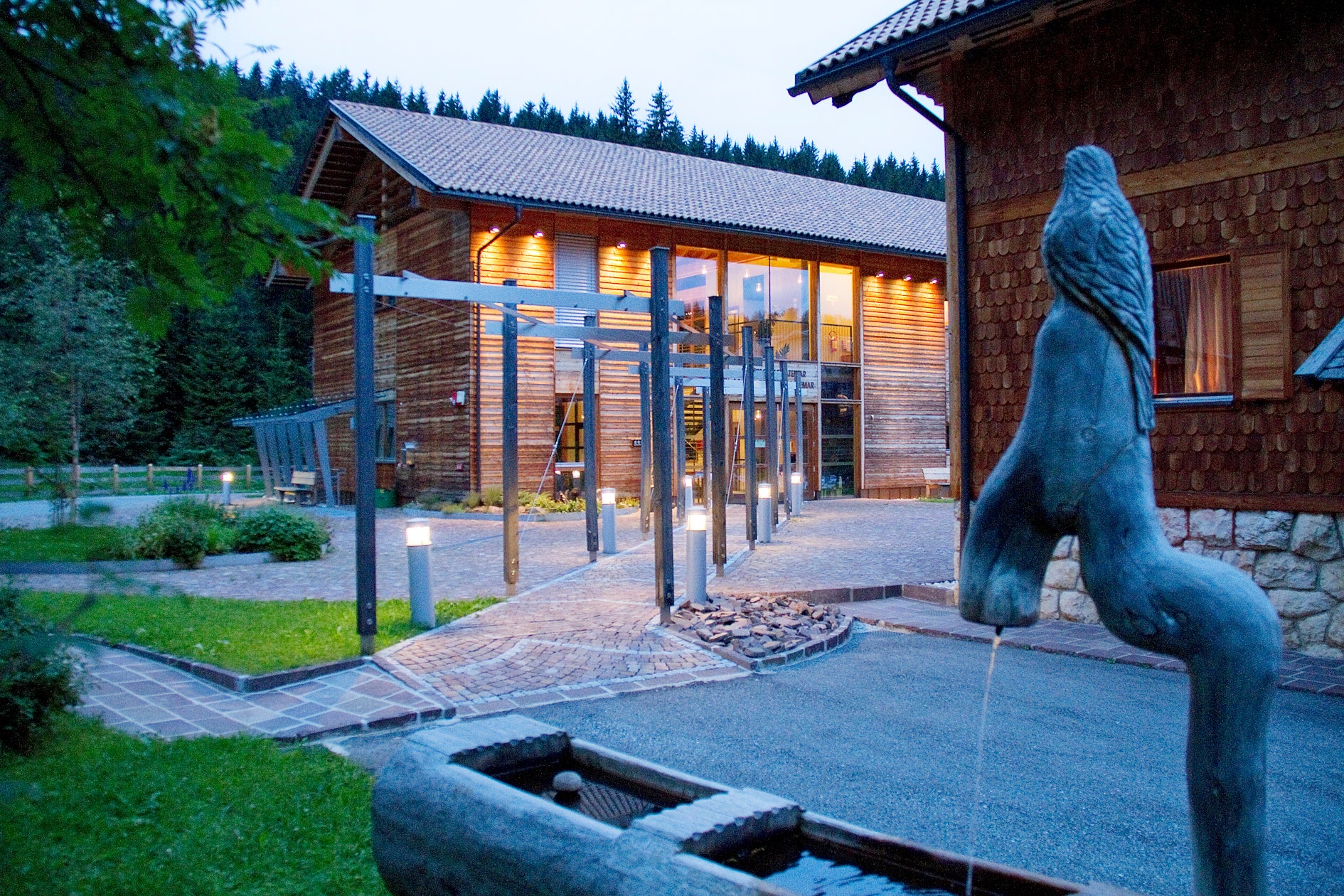 L'entrata della Scuola