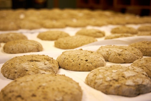 Schulladen Brotbacken Dietenheimer Breatl Schwarzbrot