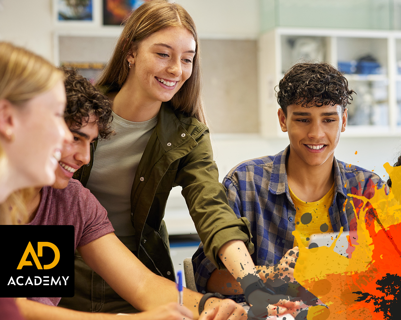 AD Academy studenten werken samen aan een project