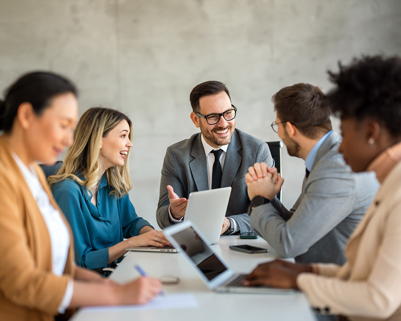 Mensen in vergaderruimte