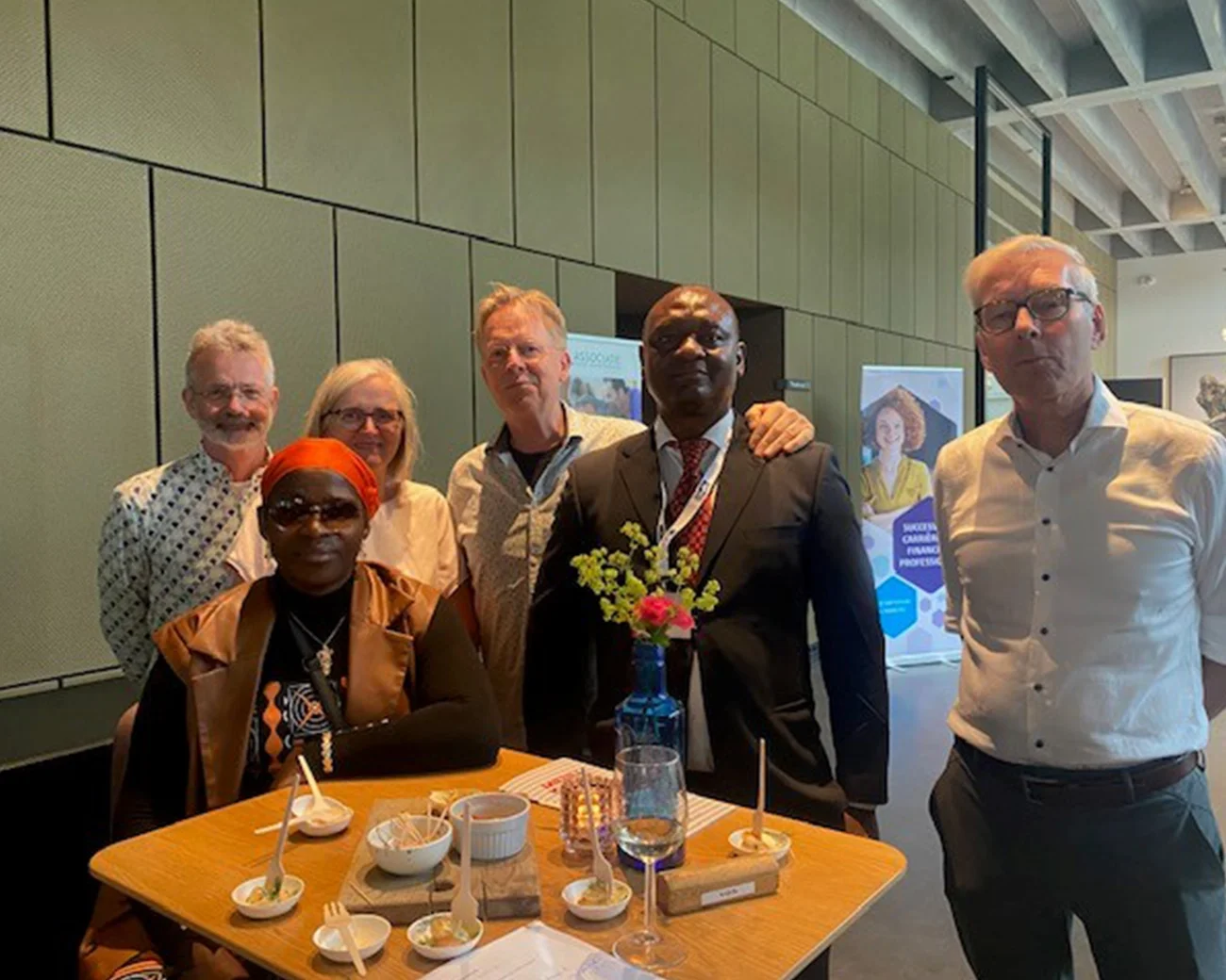 Paul Kazadi op de diploma-uitreiking van Markus Verbeek Praehep