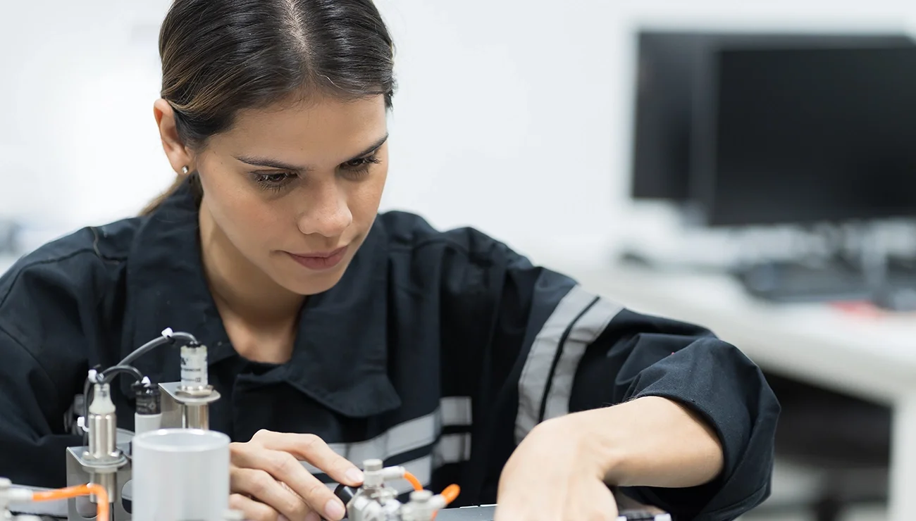 Vrouw in lab