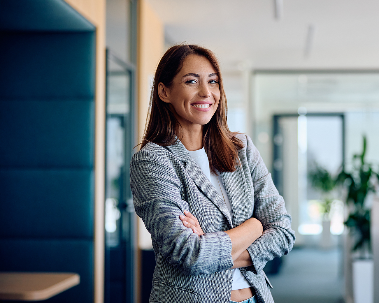 Vrouw met armen over elkaar