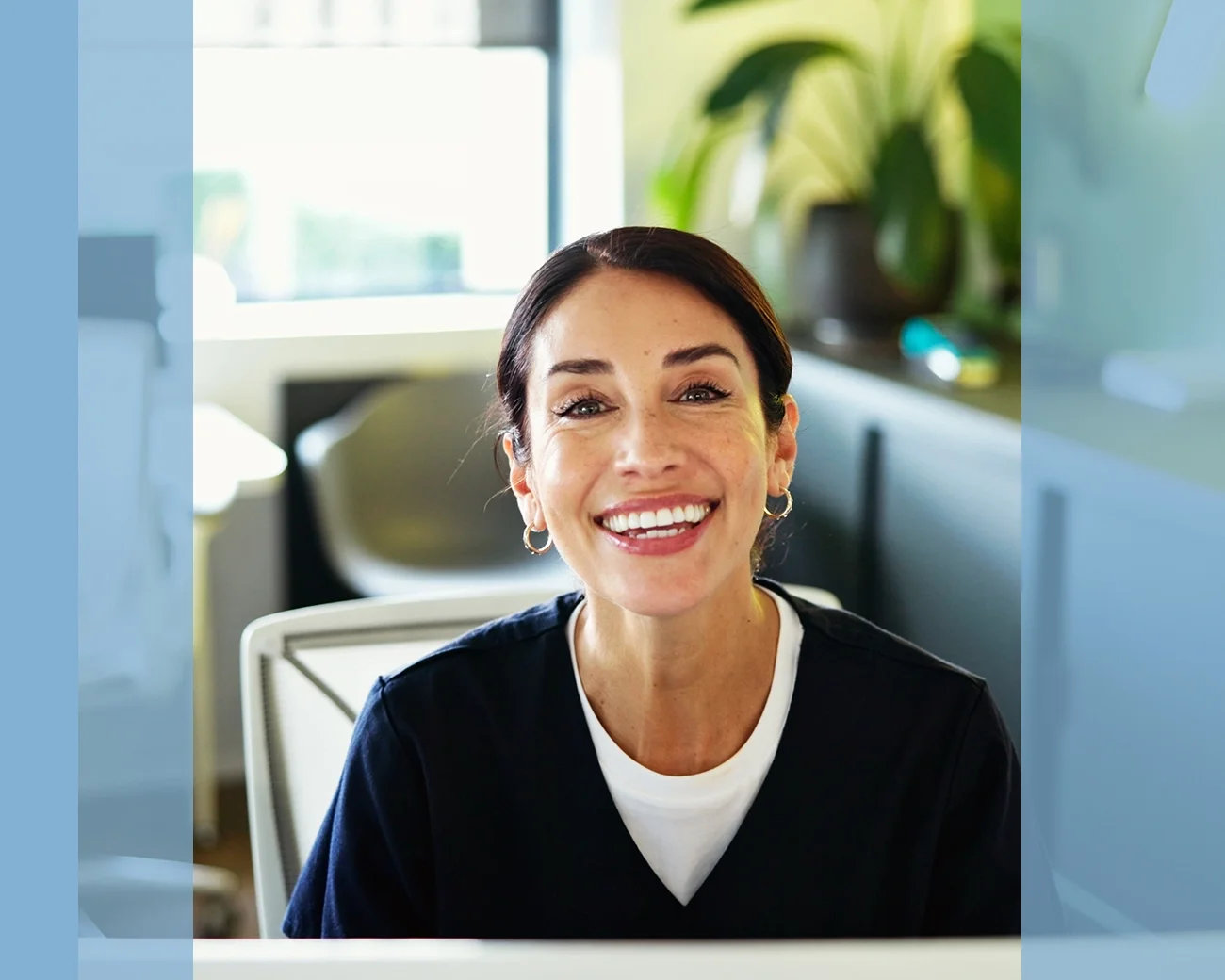 Medisch supportprofessional bij ziekenhuisbalie