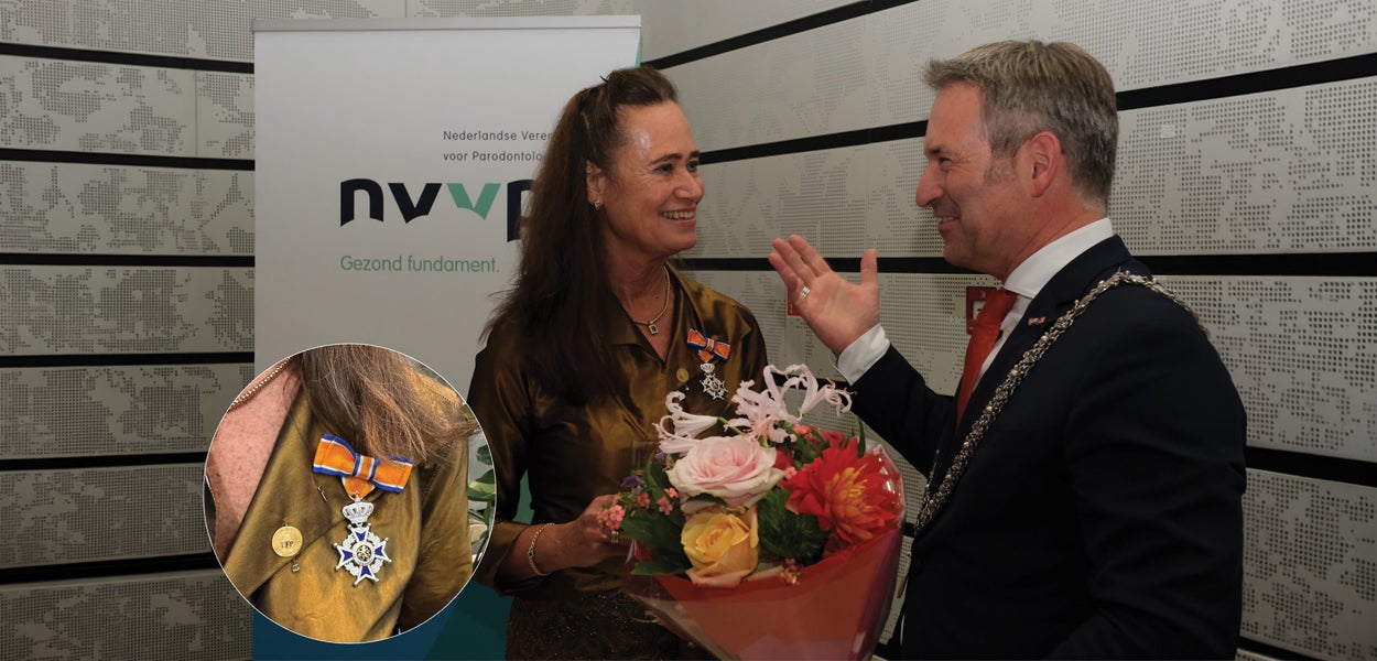 Monique Danser ontvangt onderscheiding Ridder in de orde van Oranje-Nassau. 