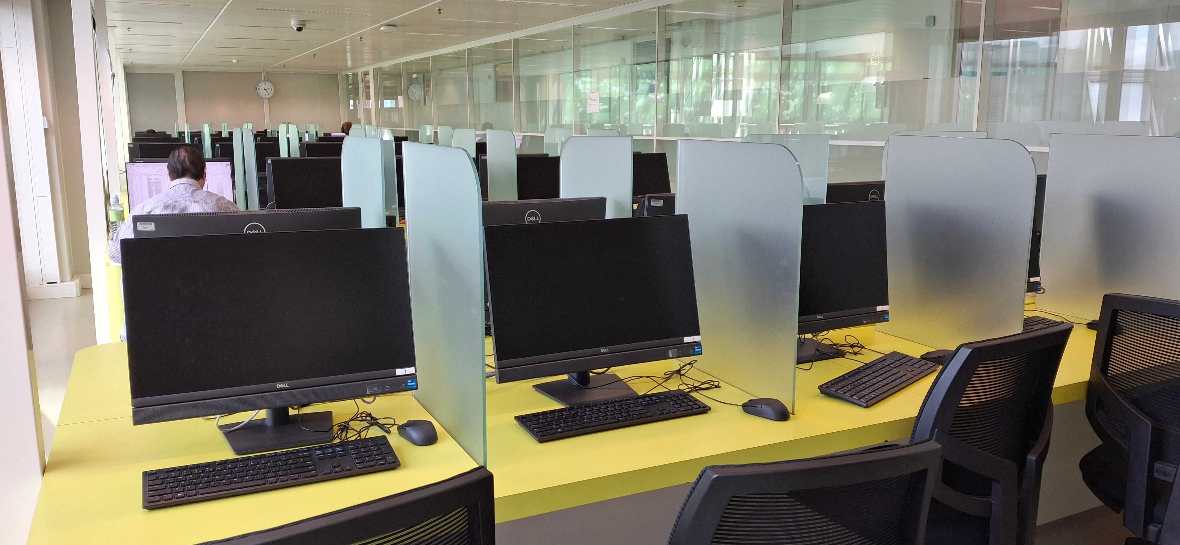 Computers in pc-zaal 6N-86