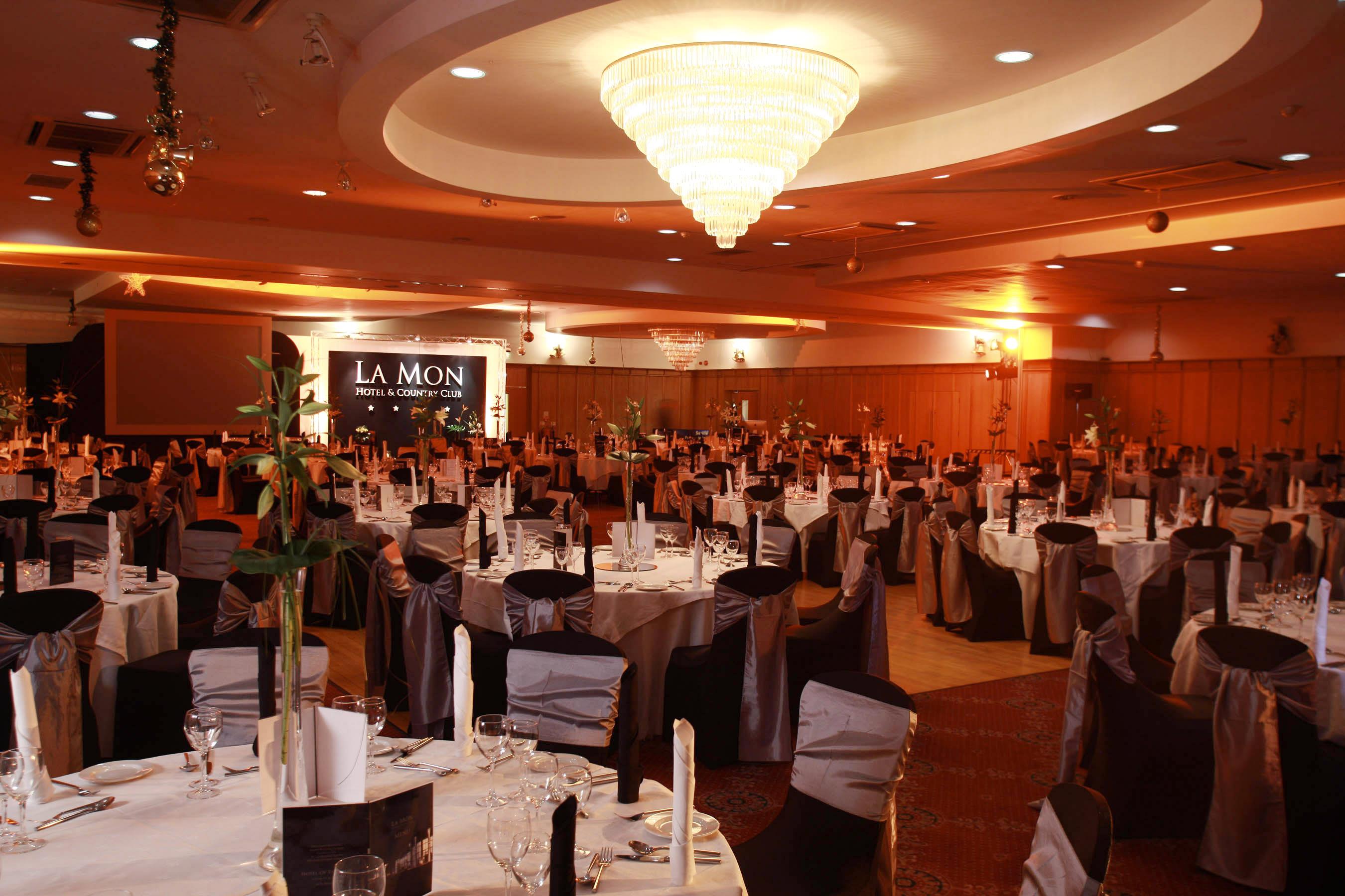 La Mon Hotel & Country Club