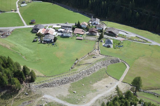 Argine di deviazione, Vallelunga