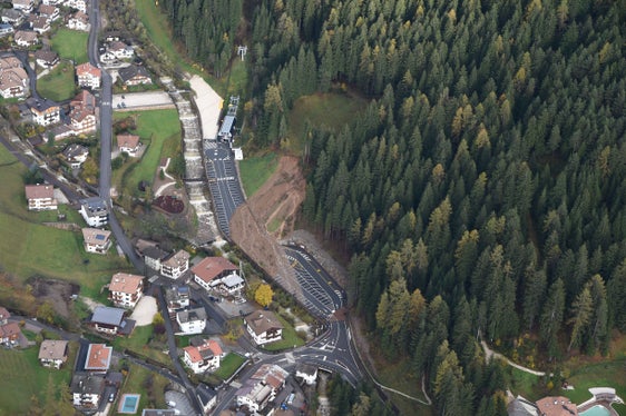 Hangmure im Bereich des Laurin-Parkplatzes, Gemeinde Welschnofen, 2019