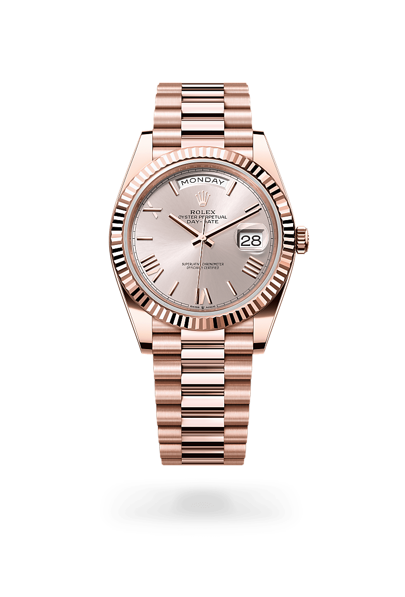 Rolex Day-Date 40 in Oyster, 40 mm, Everose-goud with a Sundust dial, Gekarteld bezel, and President, halfronde driedelige schakels bracelet