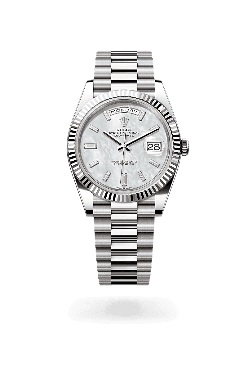 Rolex Day-Date 40 in Oyster, 40 mm, witgoud with a Wit parelmoer, bezet met diamanten dial, Gekarteld bezel, and President, halfronde driedelige schakels bracelet