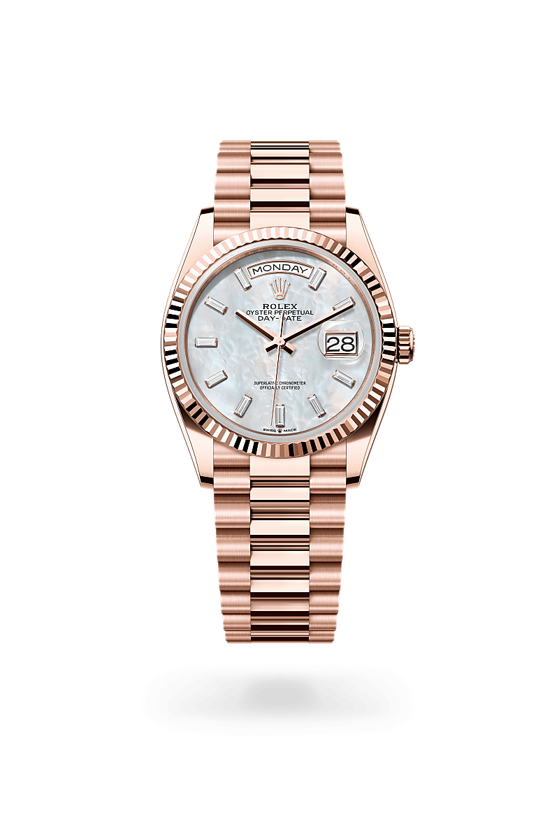 Rolex Day-Date 36 in Oyster, 36 mm, Everose-goud with a Wit parelmoer, bezet met diamanten dial, Gekarteld bezel, and President, halfronde driedelige schakels bracelet