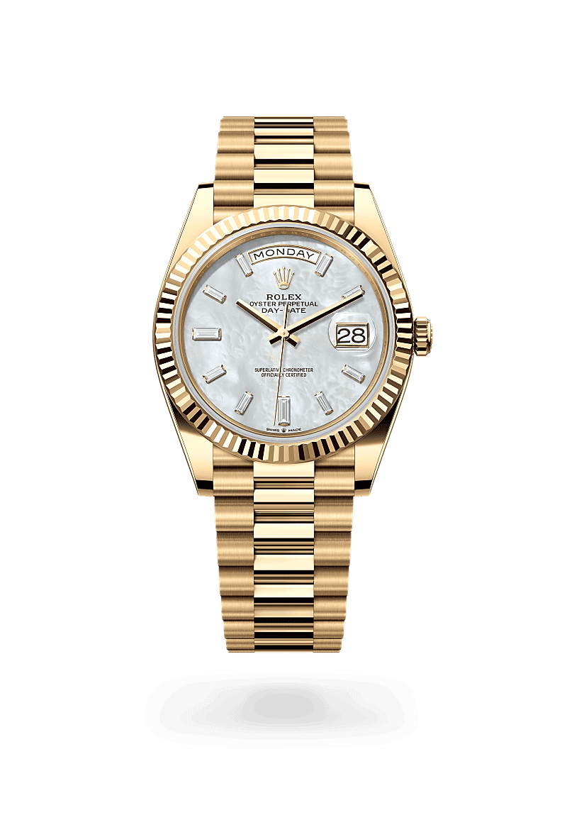 Rolex Day-Date 40 in Oyster, 40 mm, geelgoud with a Wit parelmoer, bezet met diamanten dial, Gekarteld bezel, and President, halfronde driedelige schakels bracelet
