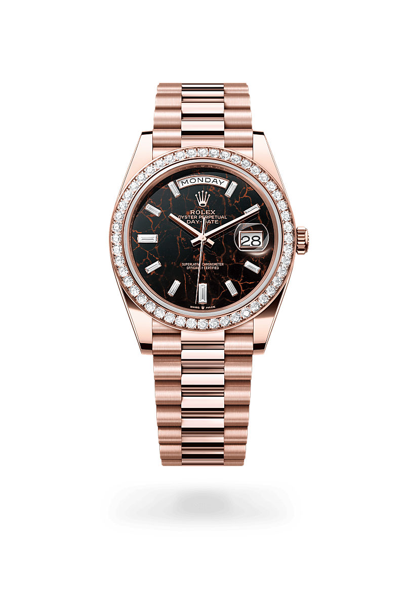 Rolex Day-Date 40 in Oyster, 40 mm, Everose-goud en diamanten with a Eisenkiesel bezet met diamanten dial, Bezet met diamanten bezel, and President, halfronde driedelige schakels bracelet