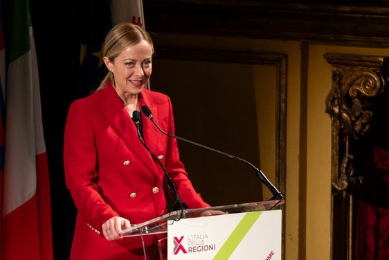 [external Link]: Autonomie: Verfassungsgesetzentwurf an Ministerpräsidentin überreicht