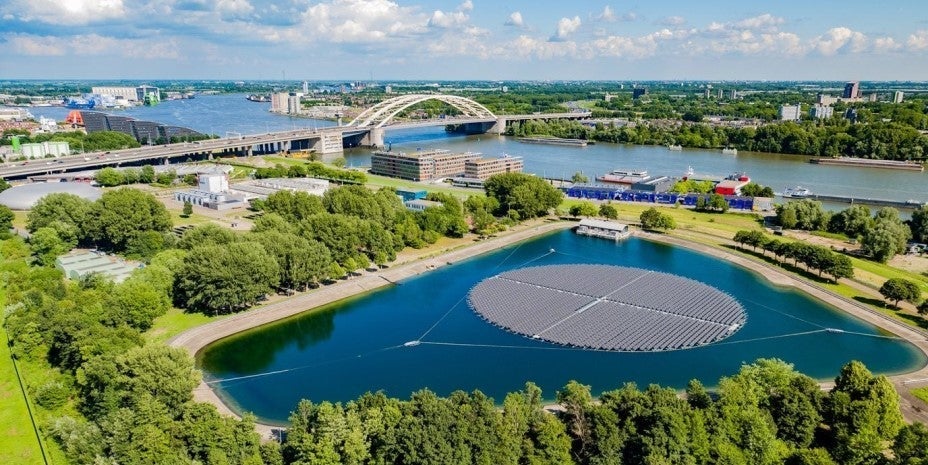 Evides zonnepark bij Brienenoord