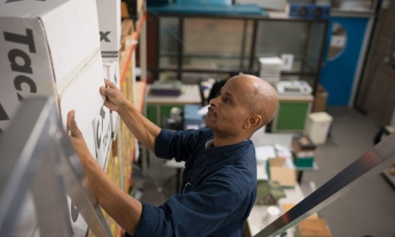 Leverancier aan het werk