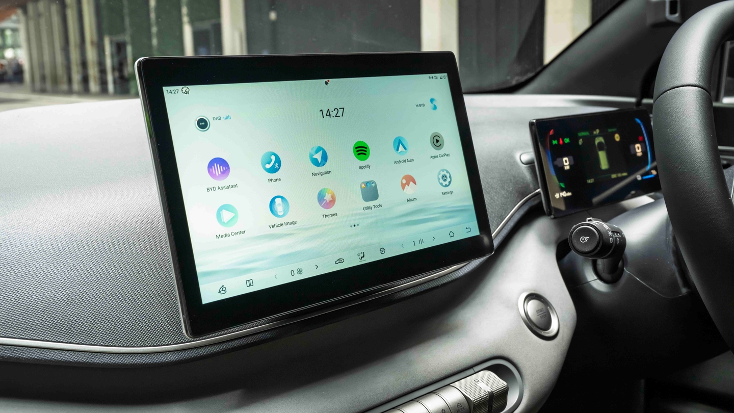 BYD Dolphin Surf touchscreen