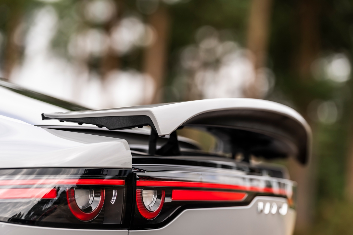 Mazda 6e rear spoiler