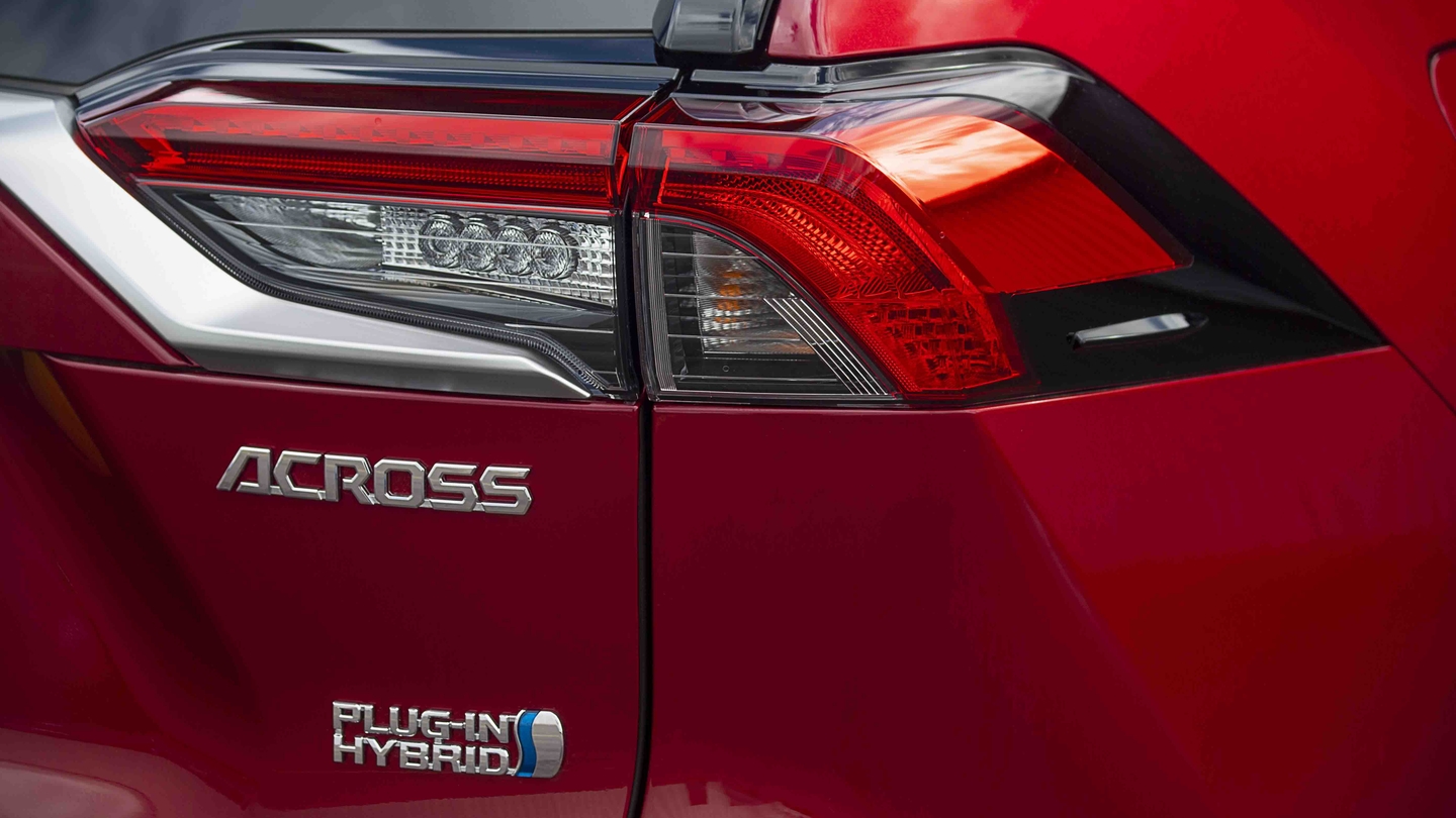 Suzuki Across tail-light