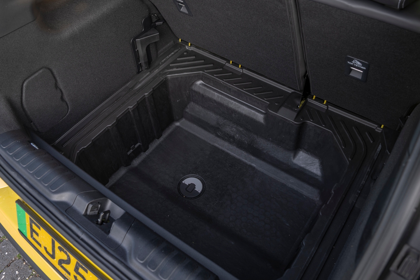 ford puma gen e giga box boot