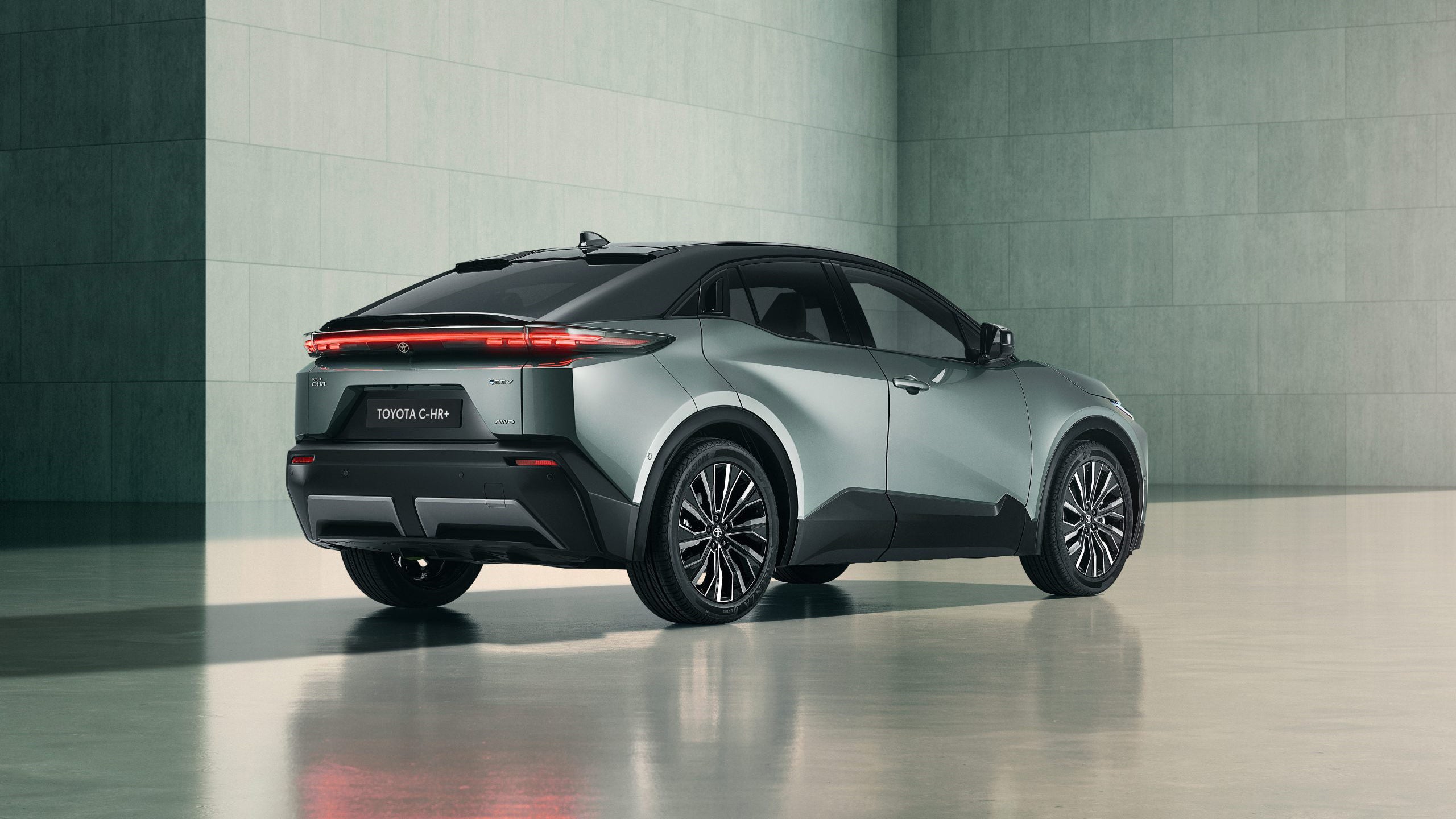 Toyota C-HR+ rear