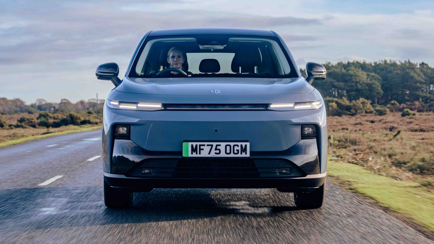 Leapmotor B10 driving, front view close up