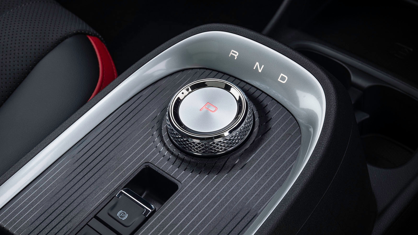 Ora 03 review centre console detail