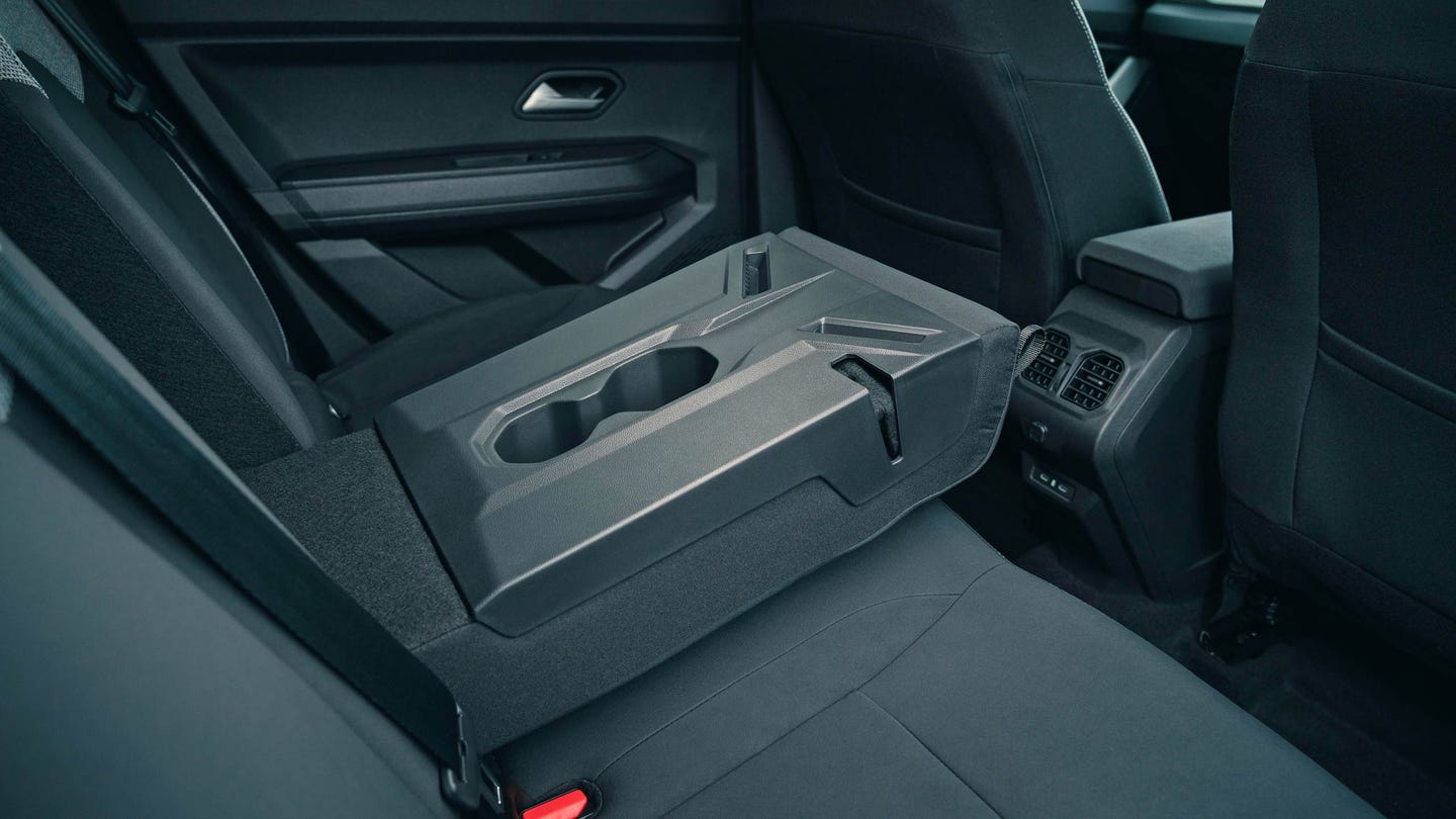 Dacia Bigster rear armrest