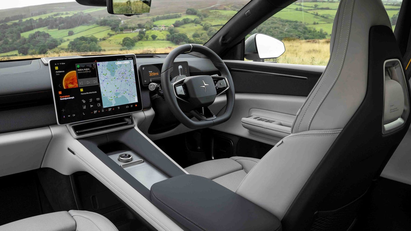 Polestar 4 interior
