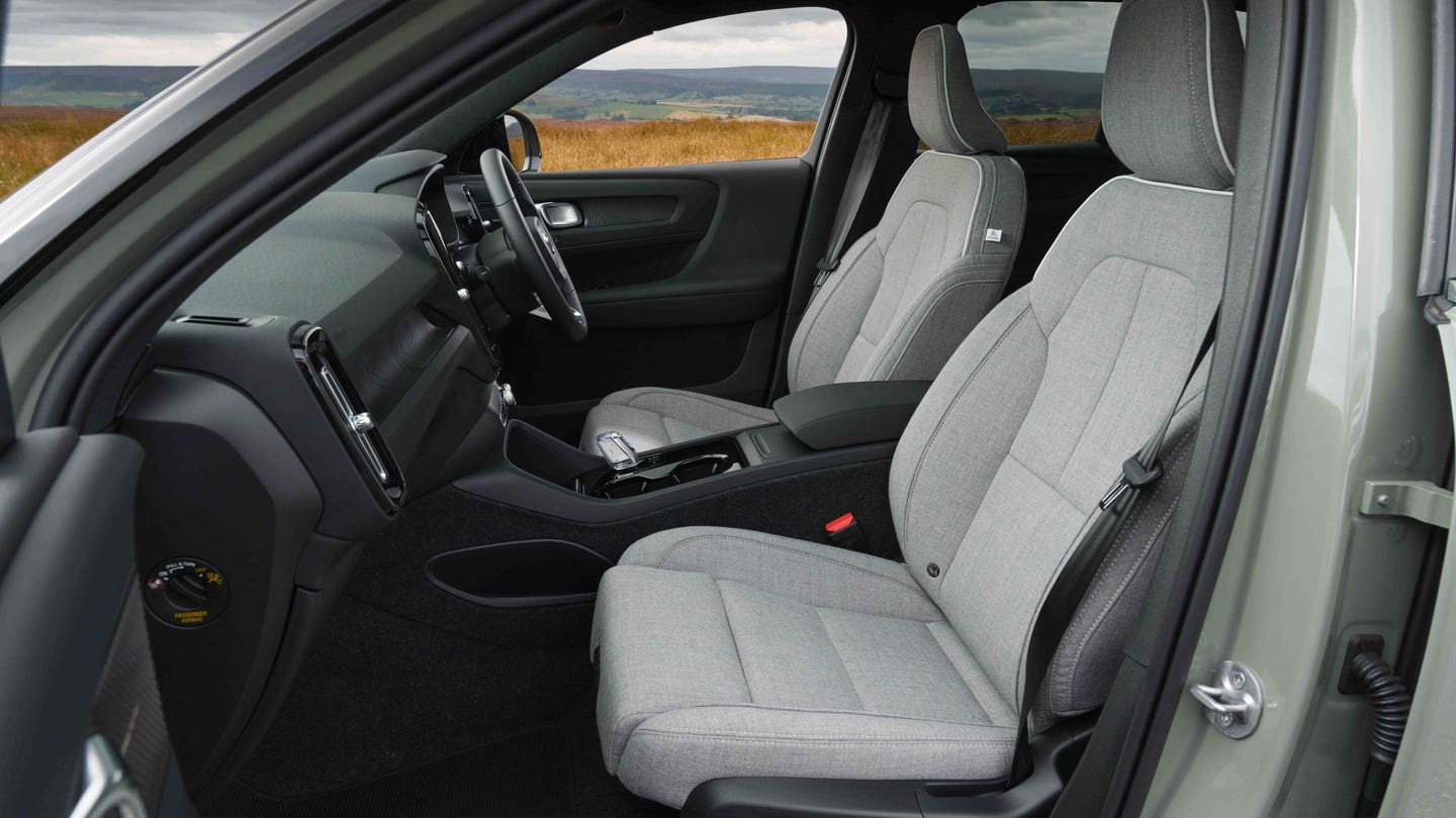 Volvo EX40 front seats