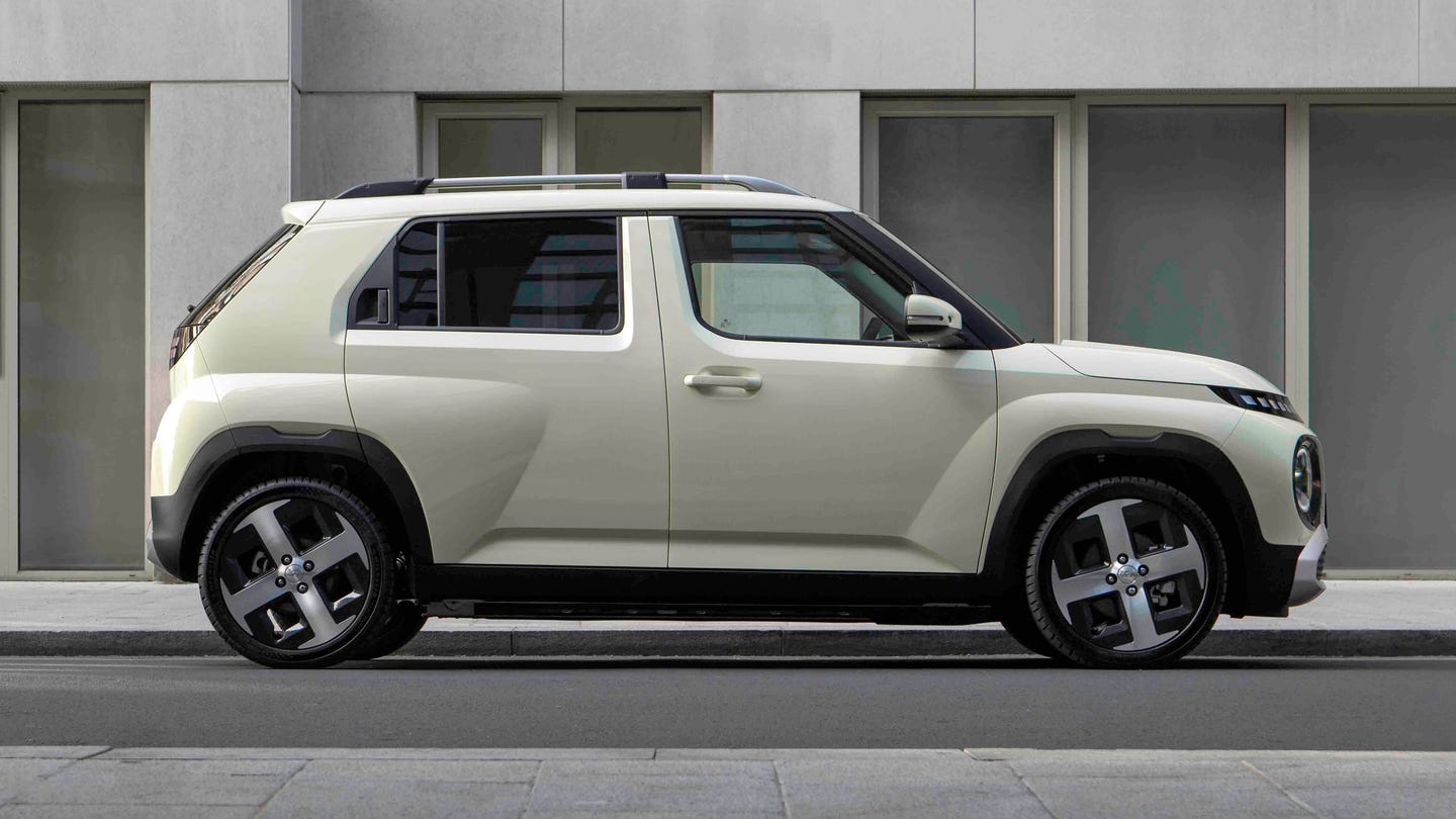 Hyundai Inster side profile